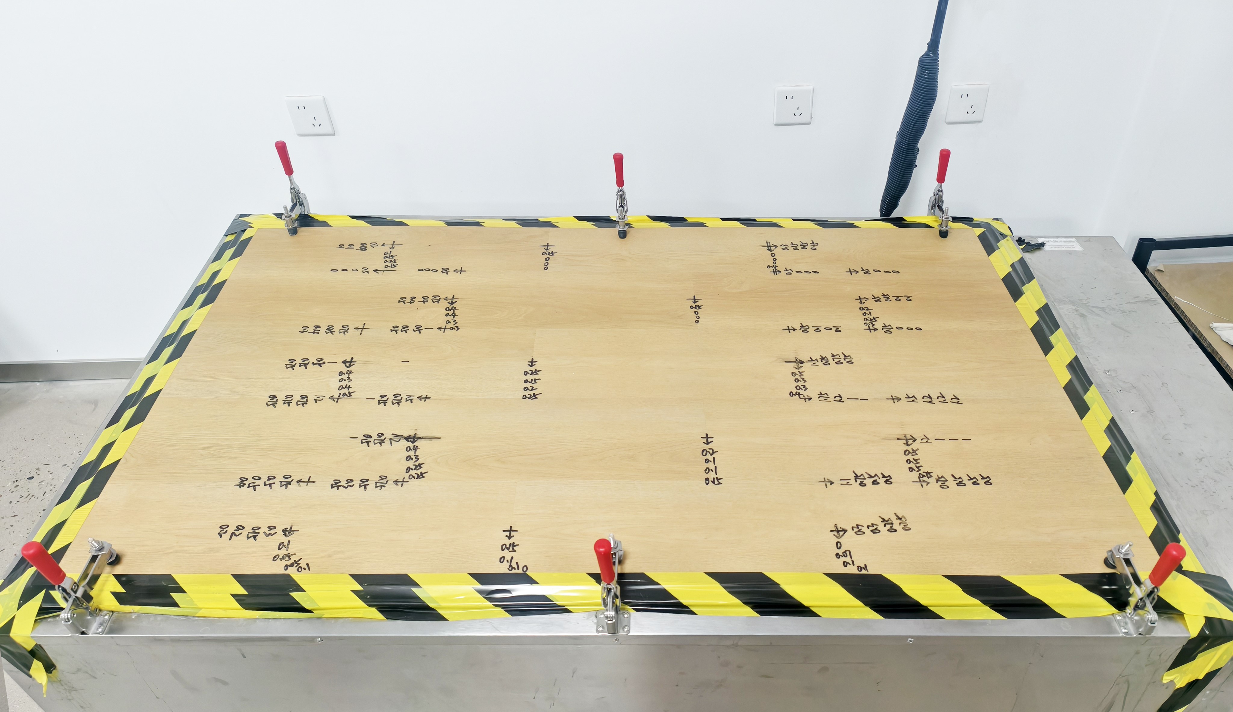 North China’s Most Advanced SPC Flooring Testing Labs｜DECNO